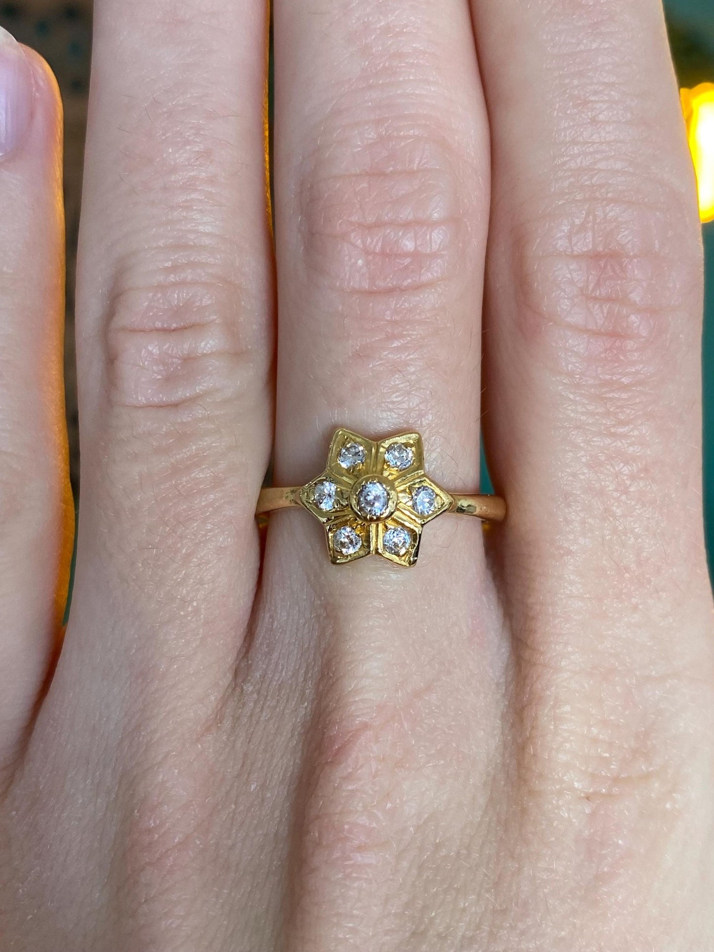 Vintage Solid 22k Yellow Gold Clear Cubic Zirconia Flower Ring - Size 8