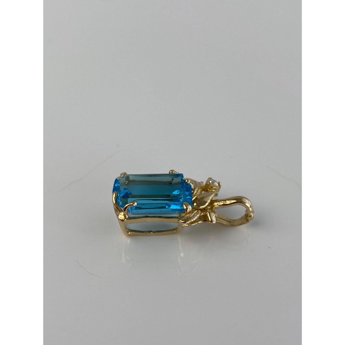 Vintage Solid 14k Yellow Gold Diamond Topaz Charm
