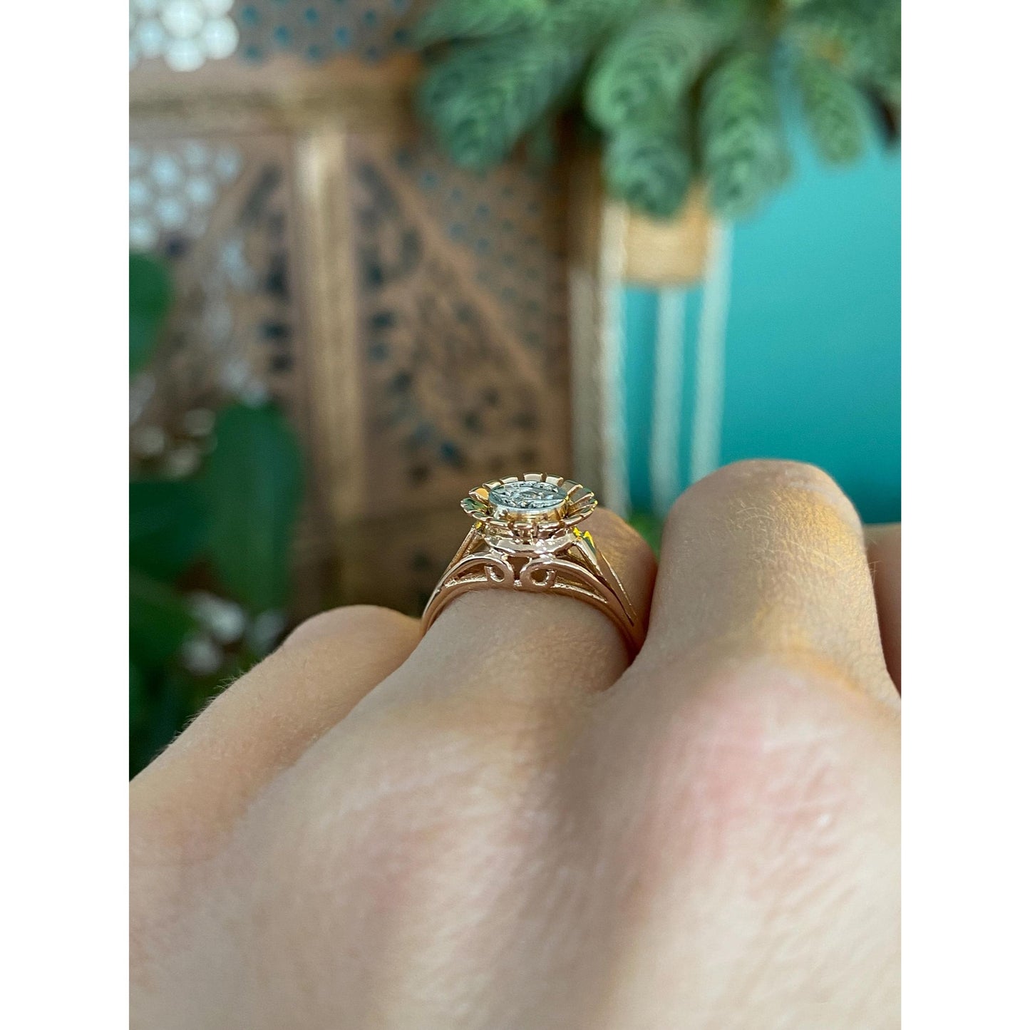 Vintage Solid 18k Rose & White Gold Clear Sapphire Eye Flower Ring - Size 5