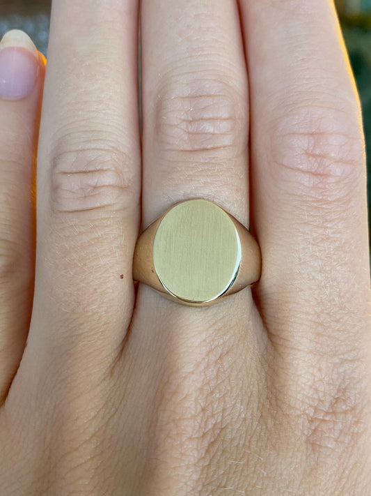 Vintage Solid 10k Yellow Gold Signet Ring - Size 9.75