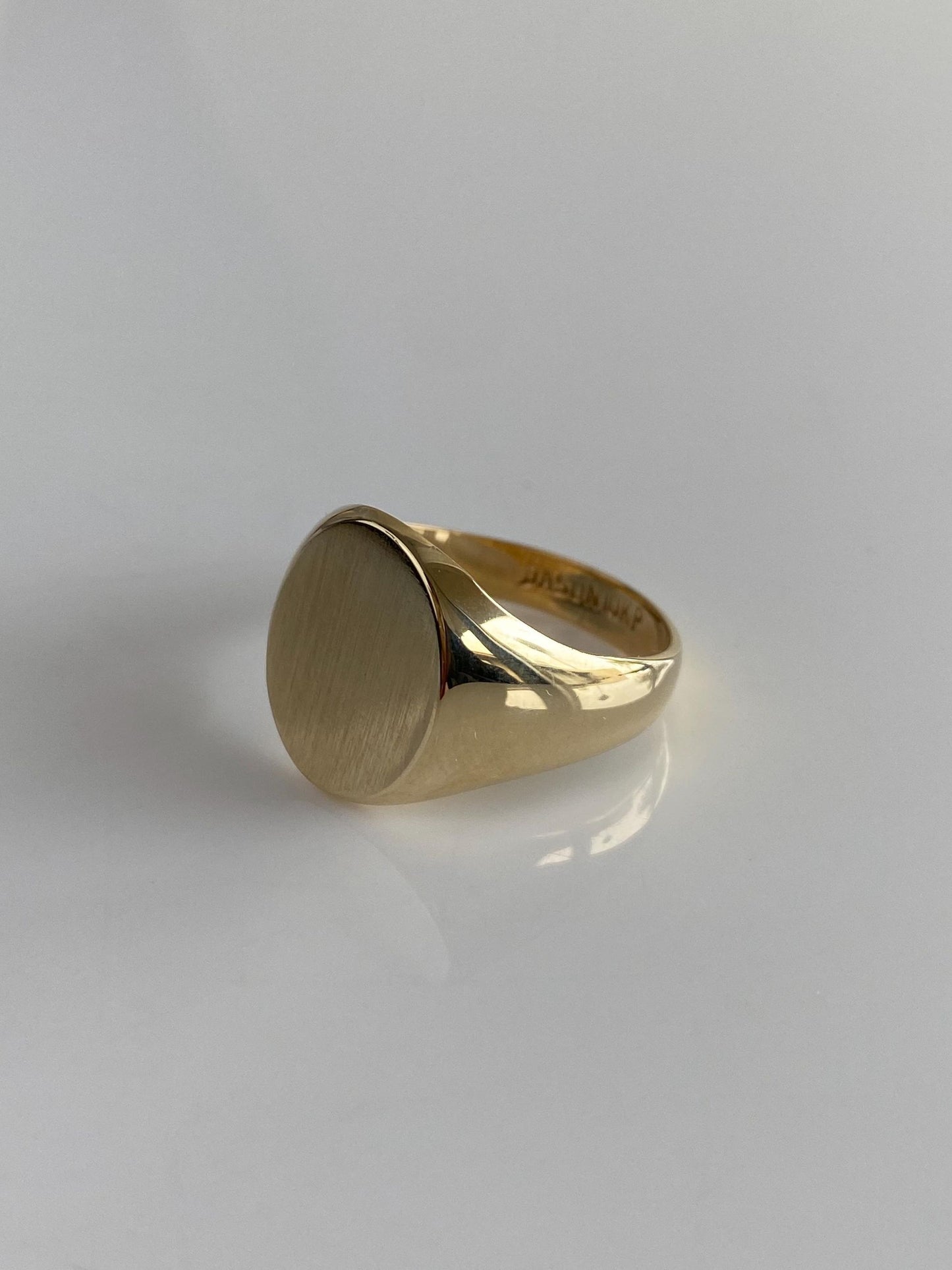 Vintage Solid 10k Yellow Gold Signet Ring - Size 9.75