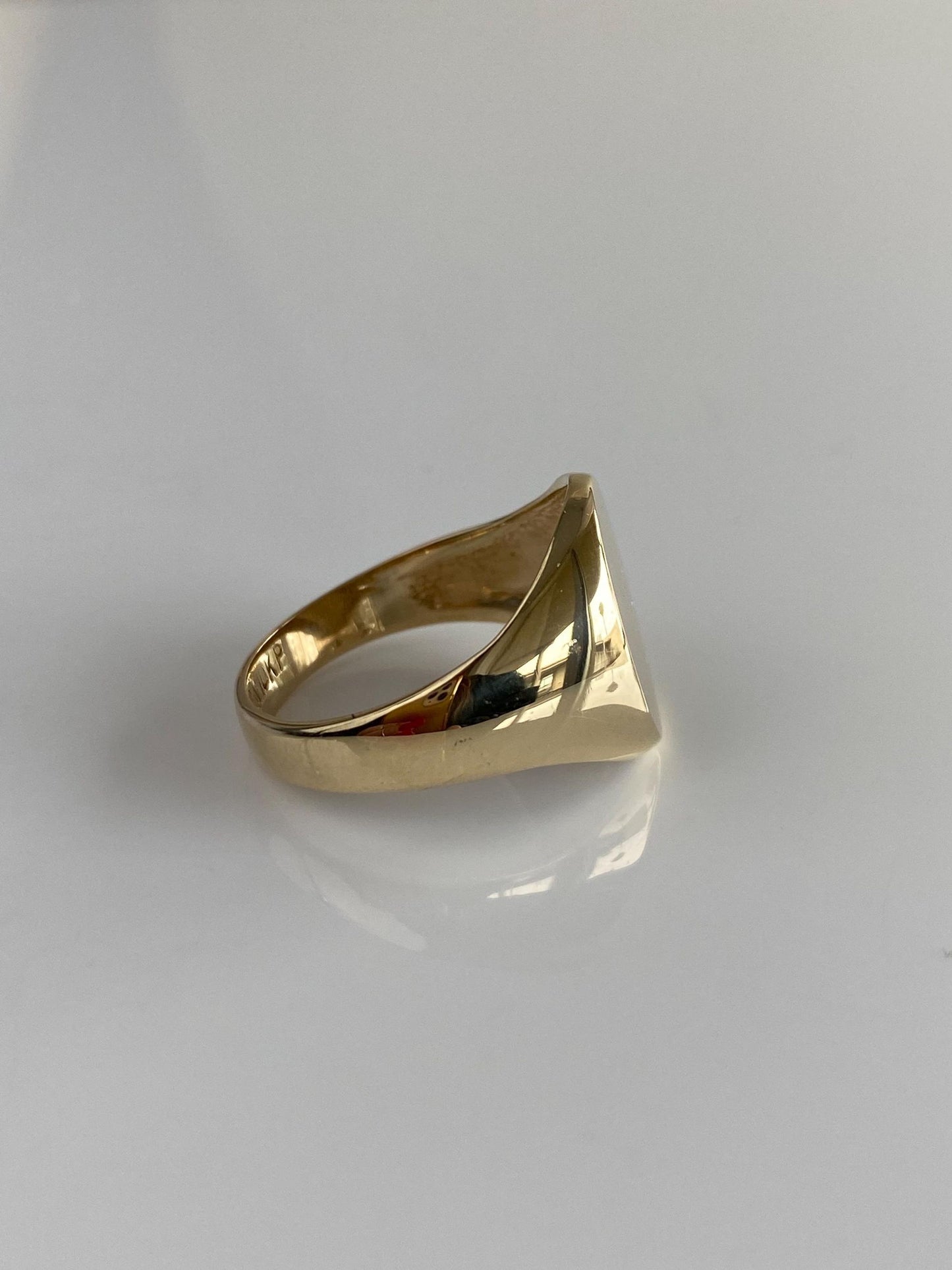 Vintage Solid 10k Yellow Gold Signet Ring - Size 9.75