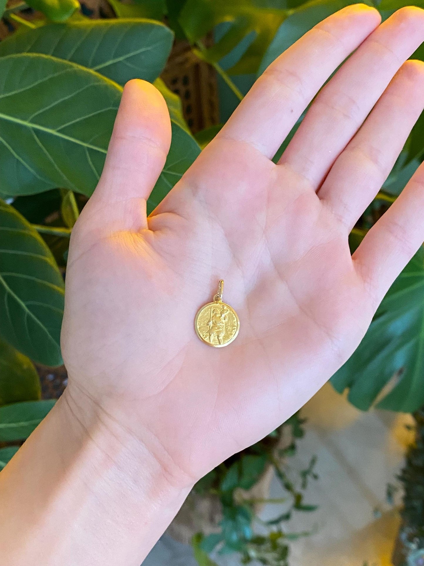 Vintage Solid 18k Yellow Gold Rome Catholic Charm