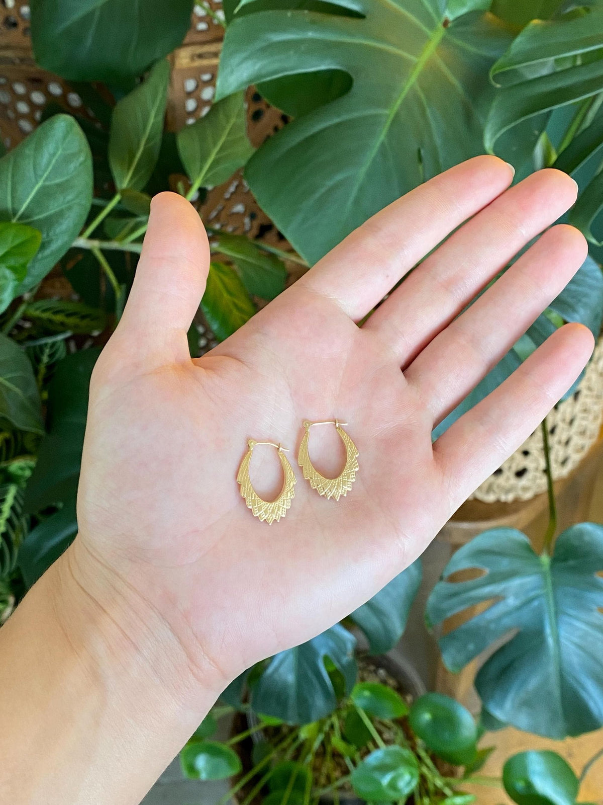 Vintage 14k Yellow Gold Textured Design Hoop Earrings