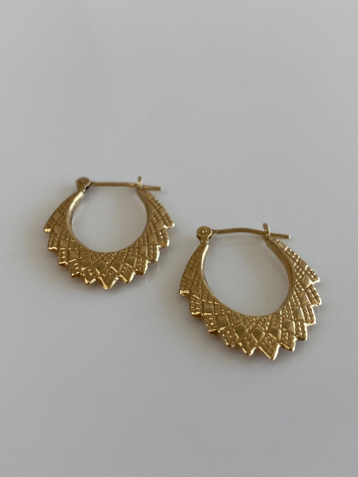 Vintage 14k Yellow Gold Textured Design Hoop Earrings