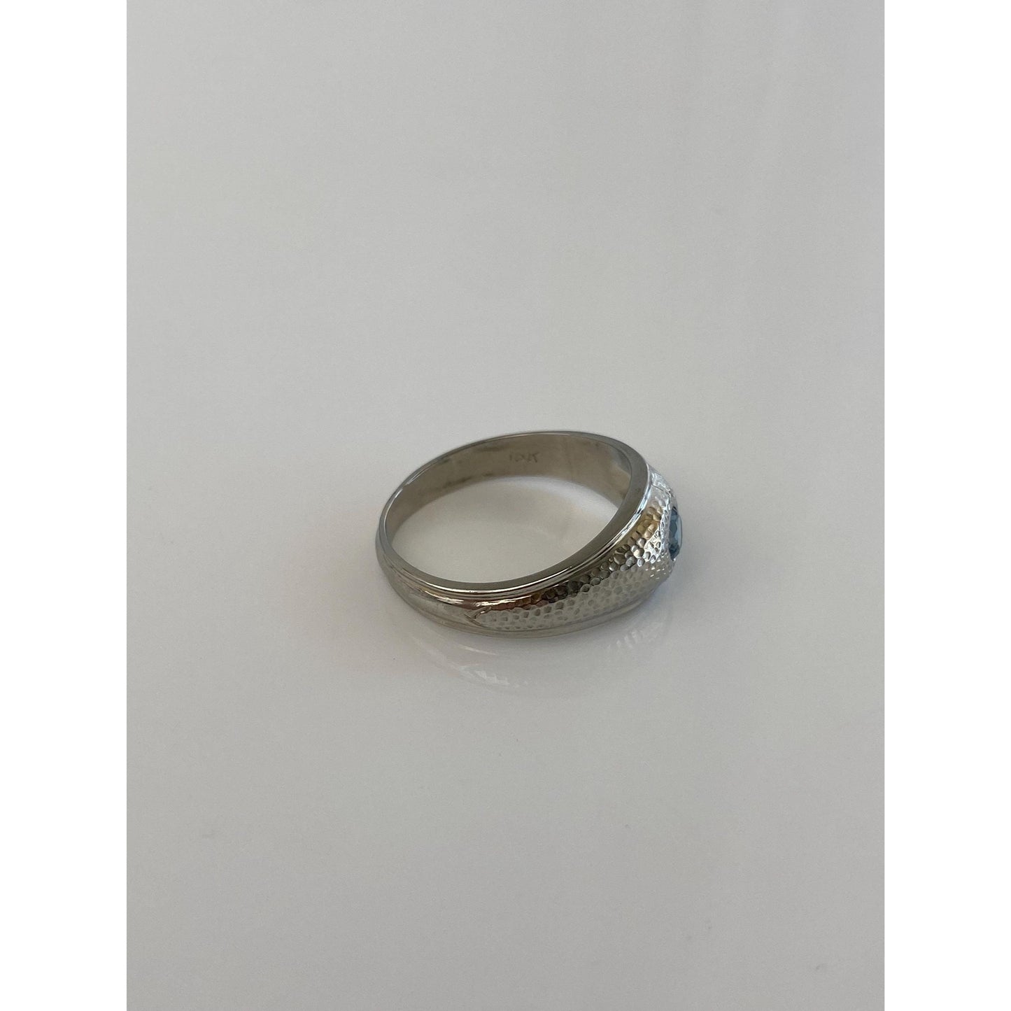 Vintage Solid 18k White Gold Topaz Textured Ring Band - Size 8.5