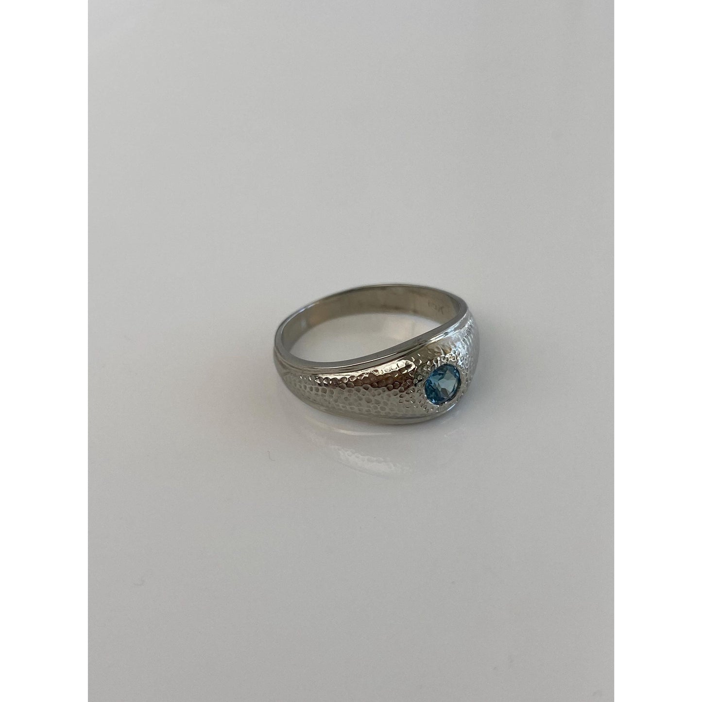 Vintage Solid 18k White Gold Topaz Textured Ring Band - Size 8.5