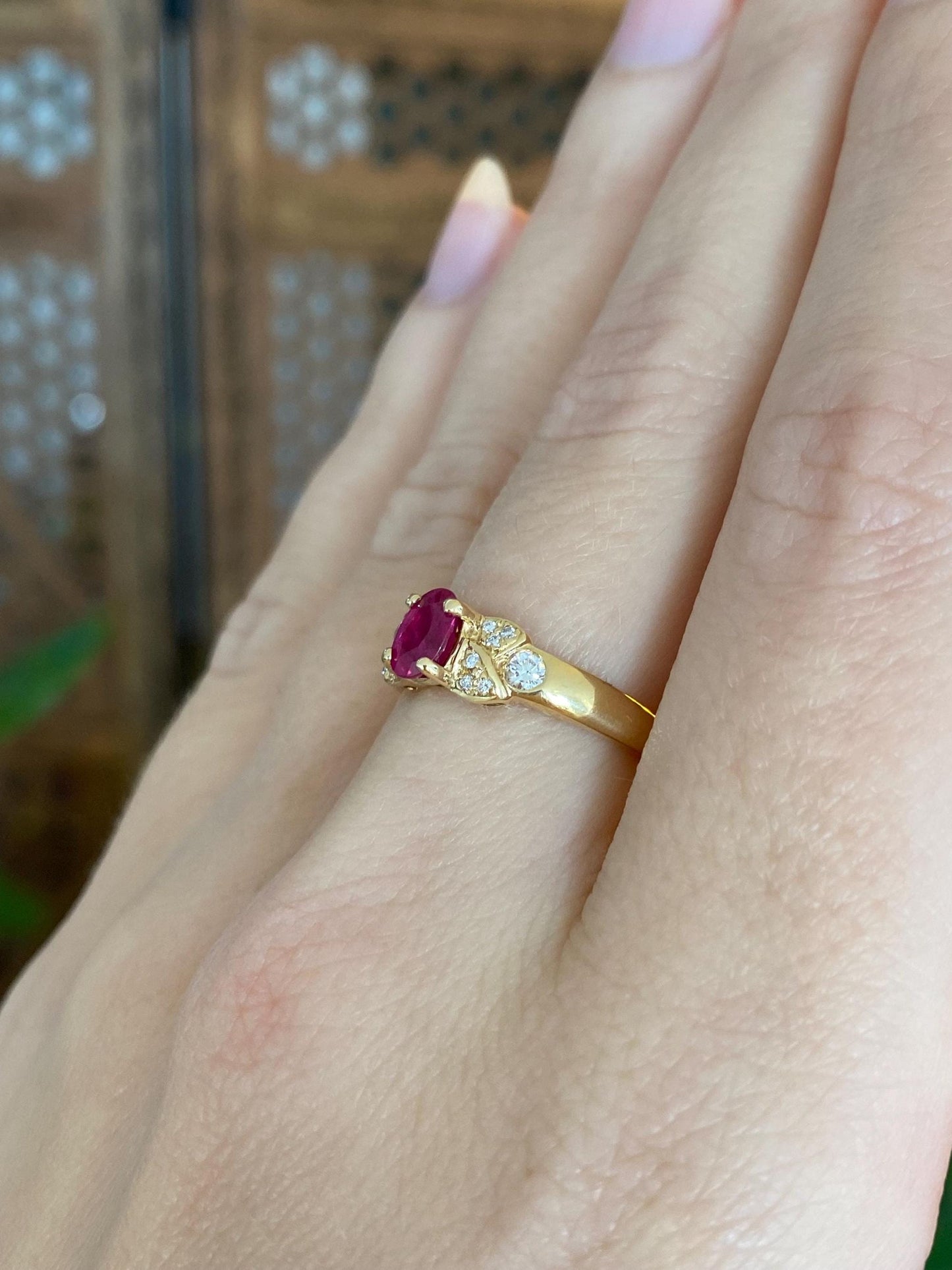Vintage Solid 18k Yellow Gold Ruby Diamond Ring - Size 6.25
