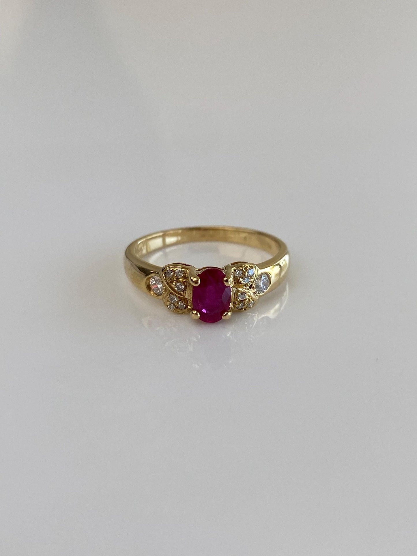 Vintage Solid 18k Yellow Gold Ruby Diamond Ring - Size 6.25