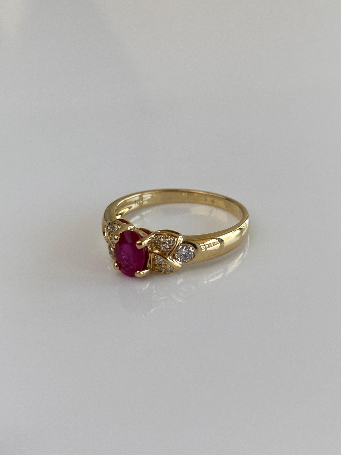 Vintage Solid 18k Yellow Gold Ruby Diamond Ring - Size 6.25