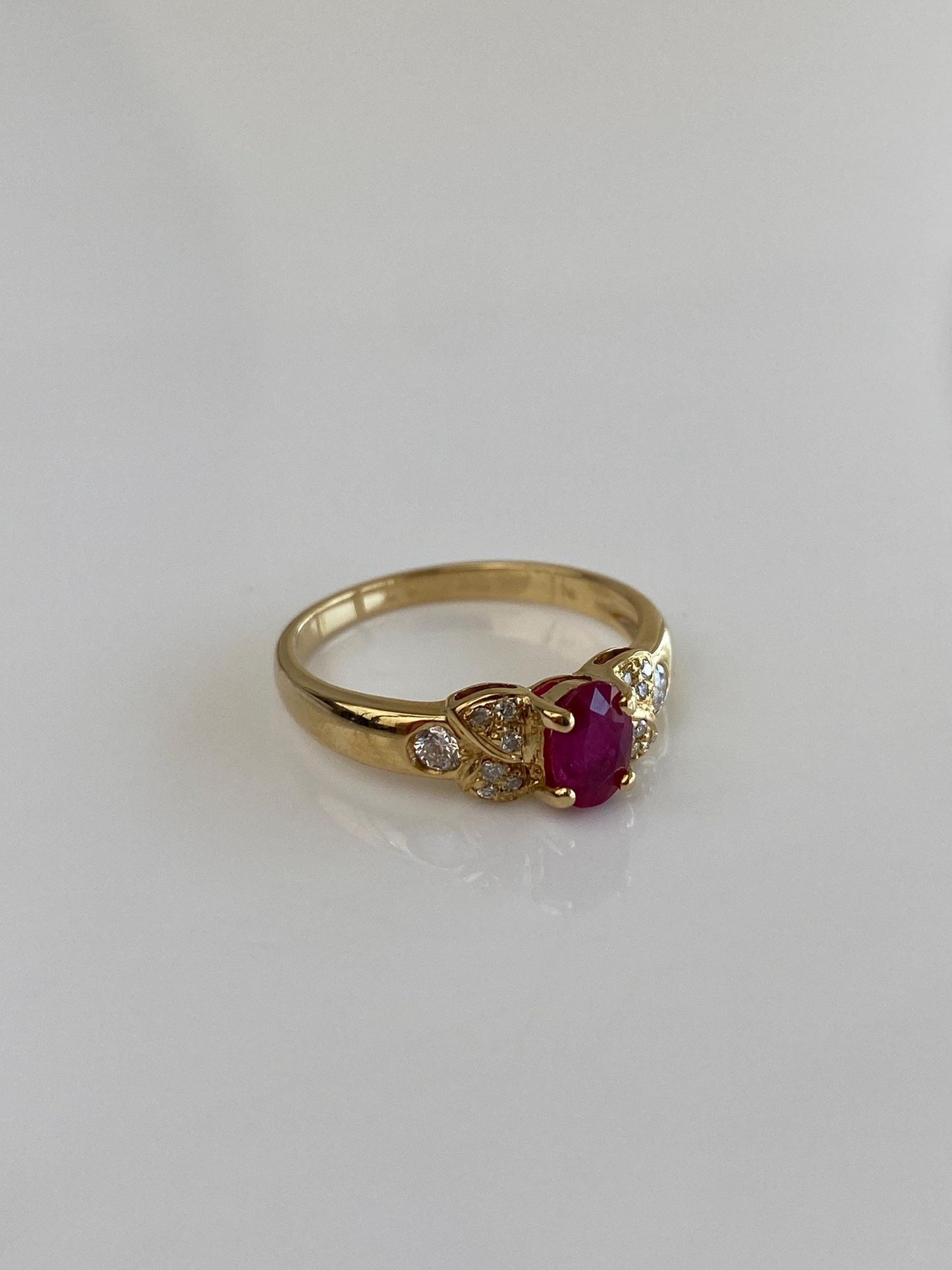 Vintage Solid 18k Yellow Gold Ruby Diamond Ring - Size 6.25