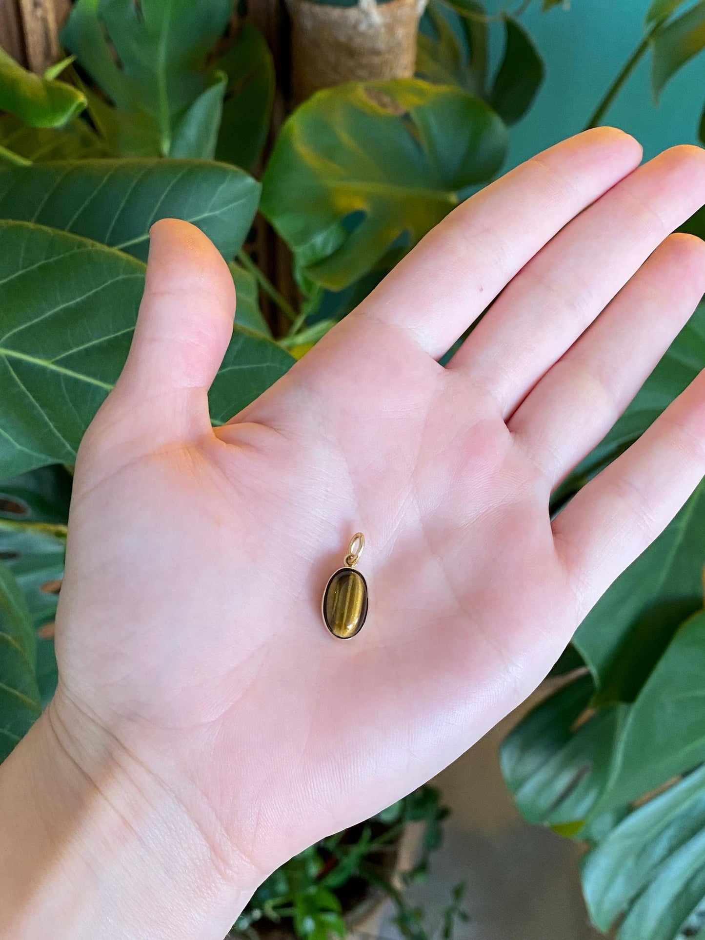 Vintage Solid 18k Yellow Gold Tigers Eye Charm