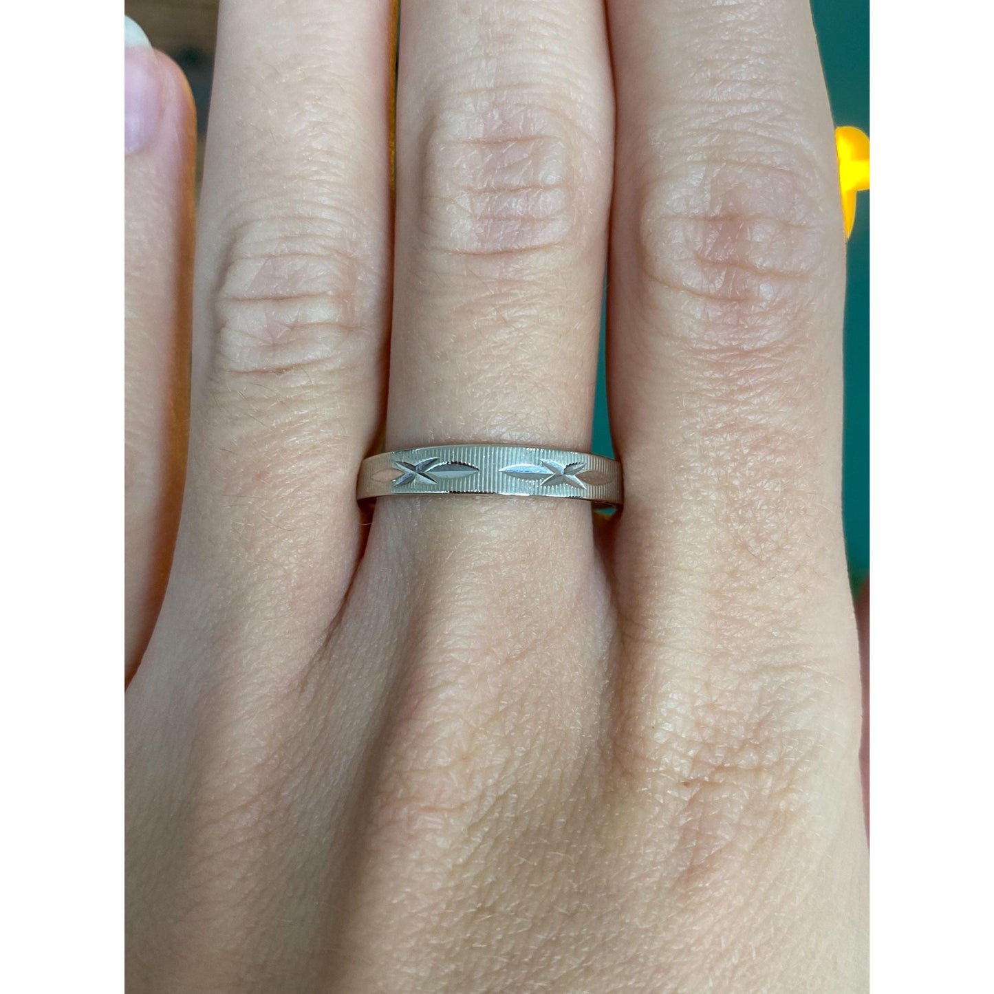 Vintage Solid 14k White Gold Diamond Cut Satin Ring Band - Size 10