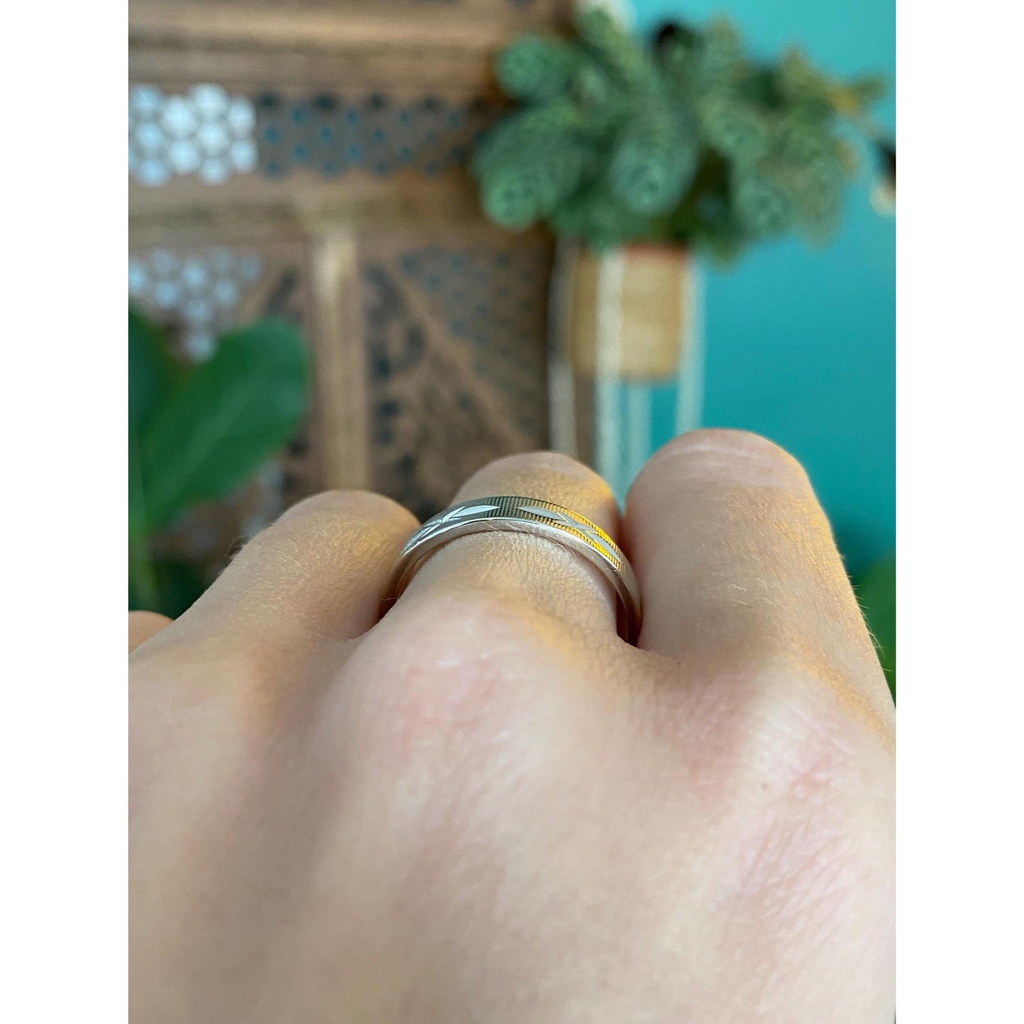 Vintage Solid 14k White Gold Diamond Cut Satin Ring Band - Size 10