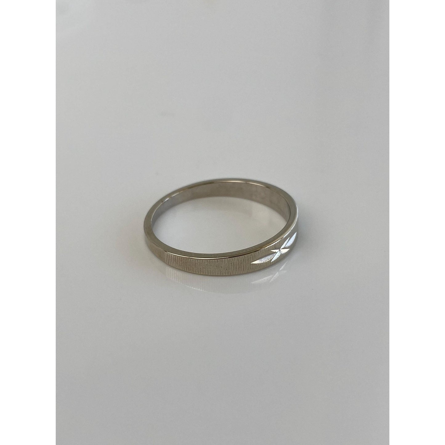 Vintage Solid 14k White Gold Diamond Cut Satin Ring Band - Size 10