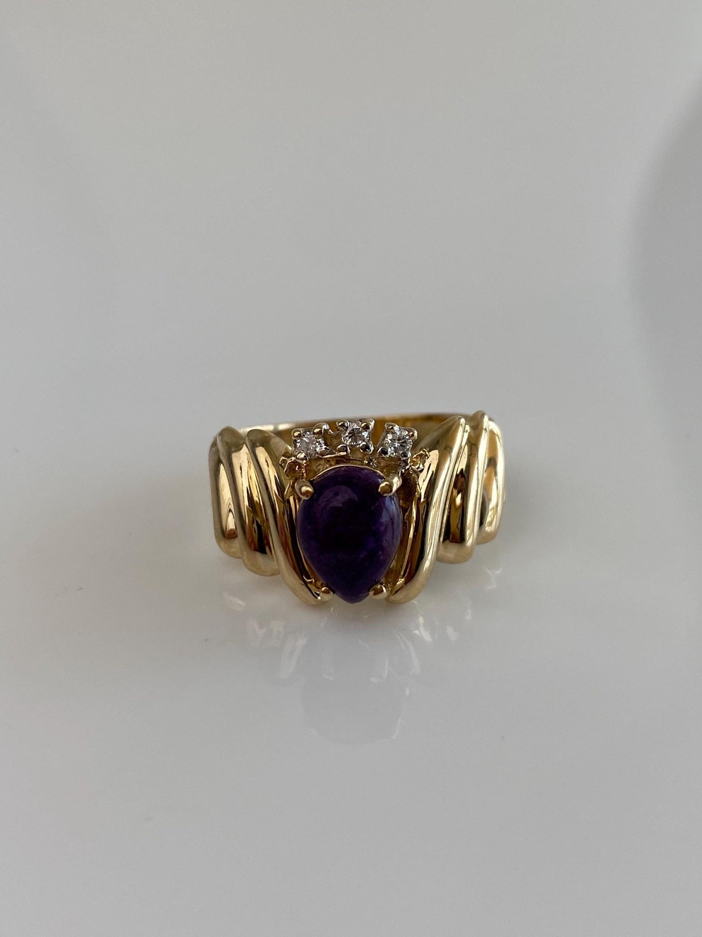 Vintage Solid 14k Yellow Gold Diamond Purple Charoite Designed Ring - Size 6.5