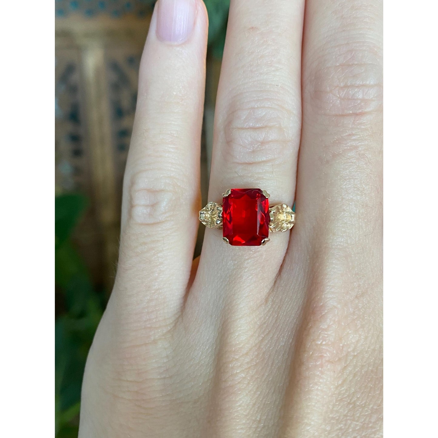 Vintage Solid 10k Yellow Gold Red Cubic Zirconia Leaves Ring - Size 5