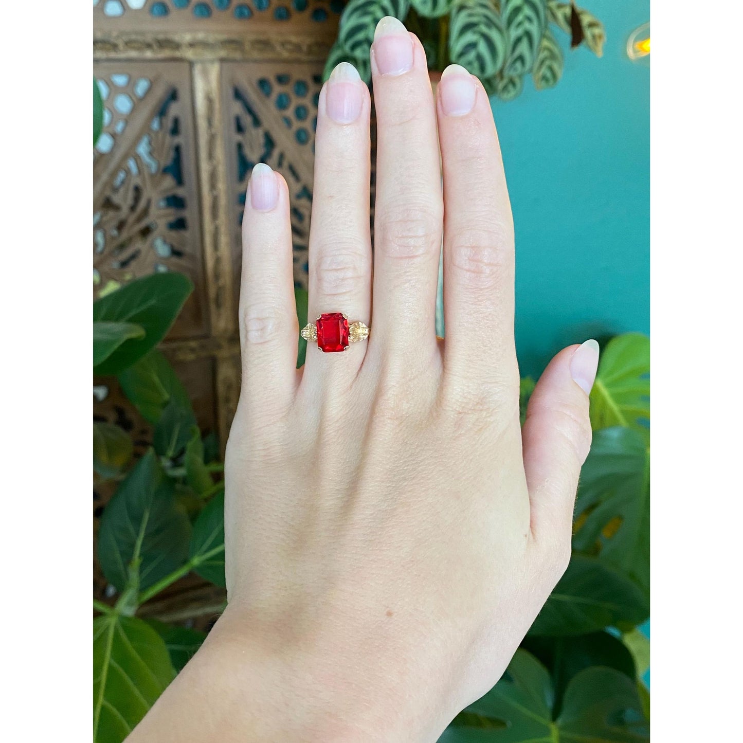 Vintage Solid 10k Yellow Gold Red Cubic Zirconia Leaves Ring - Size 5