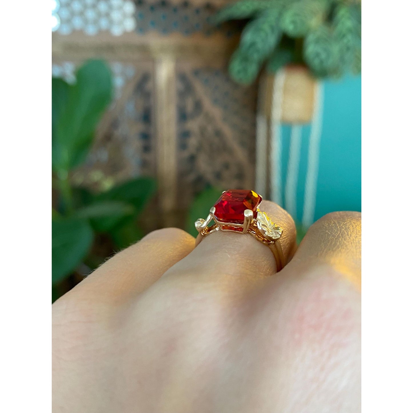 Vintage Solid 10k Yellow Gold Red Cubic Zirconia Leaves Ring - Size 5