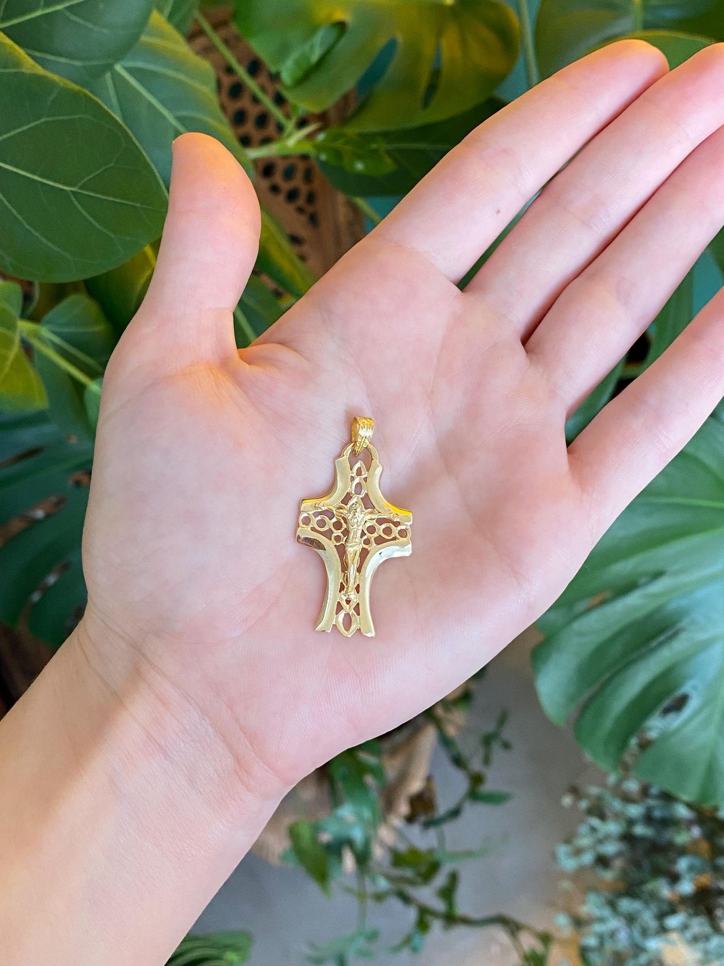 Vintage Solid 14k Yellow Gold Crucifix Cross Charm