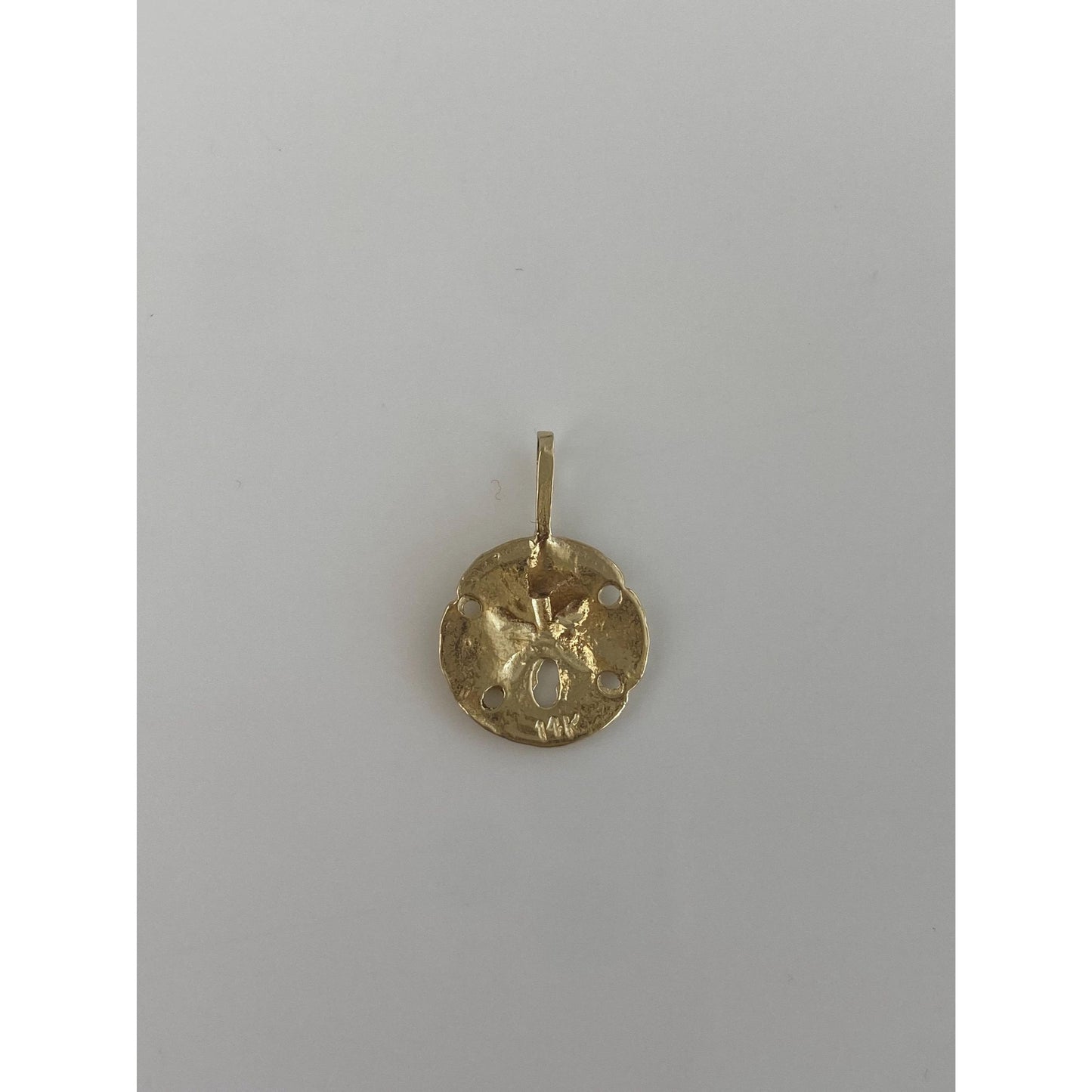 Vintage Solid 14k Yellow Gold Diamond Cut Sand Dollar Charm