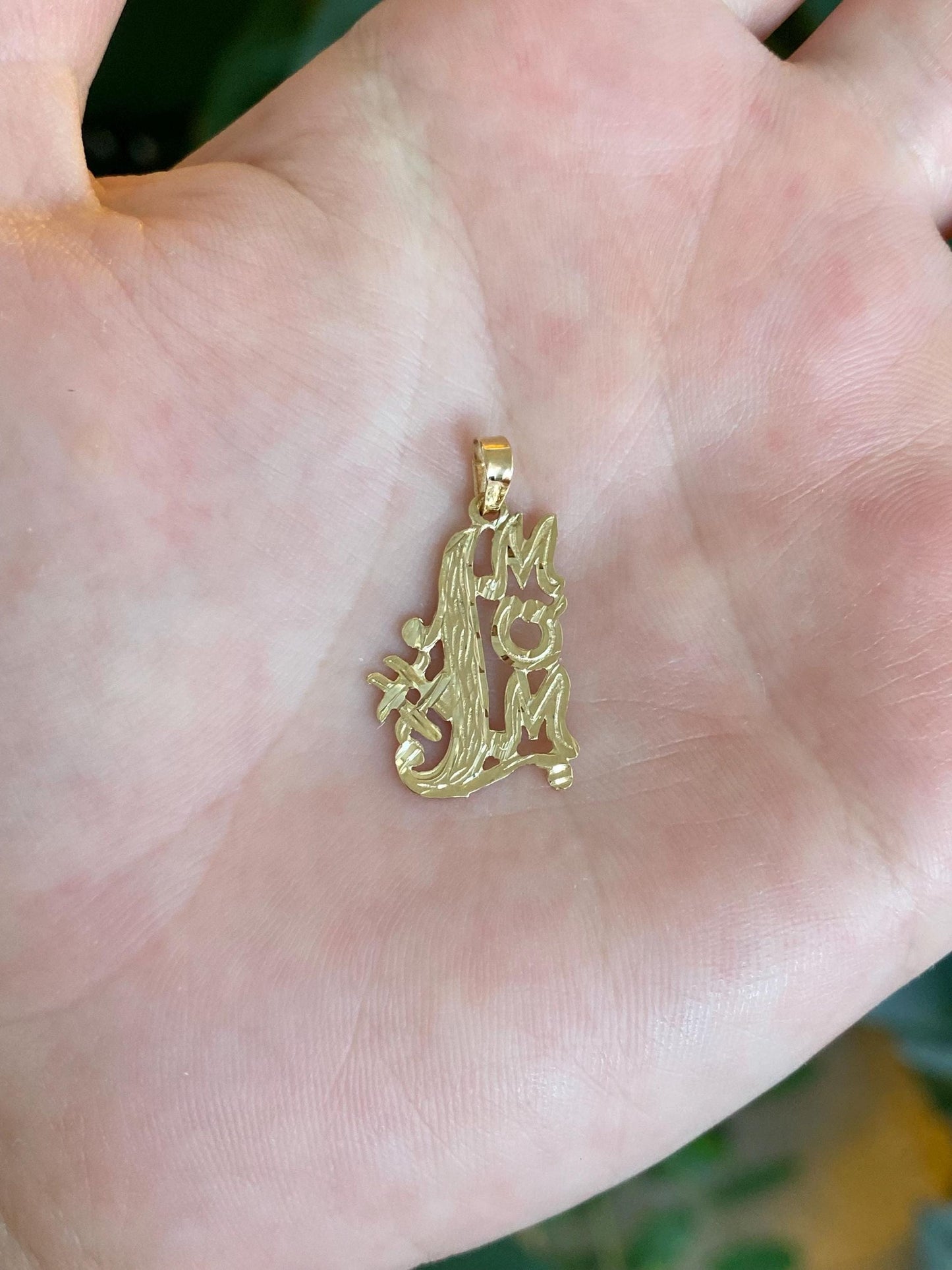 Vintage Solid 14k Yellow Gold Diamond Cut #1 Mom Charm