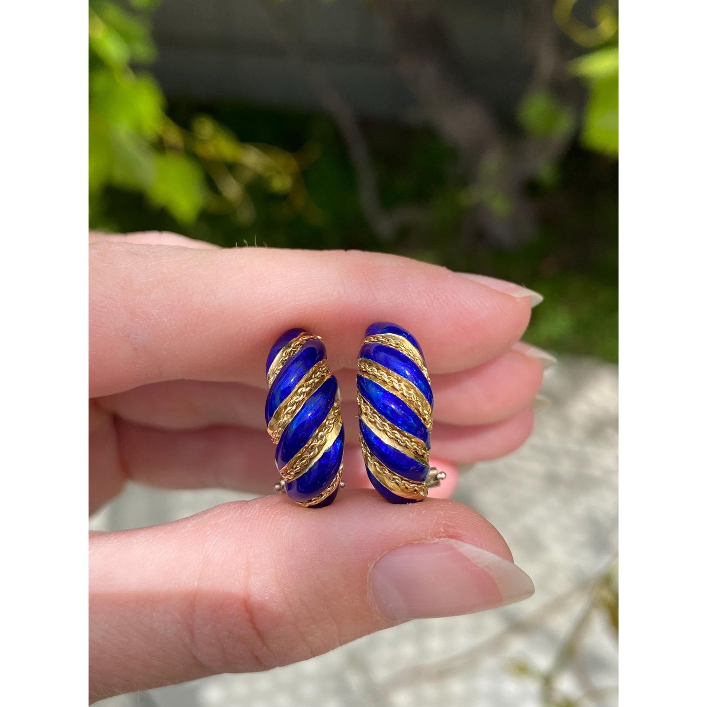 Vintage Solid 18k Yellow Gold Blue Enamel Twist Drop Earrings