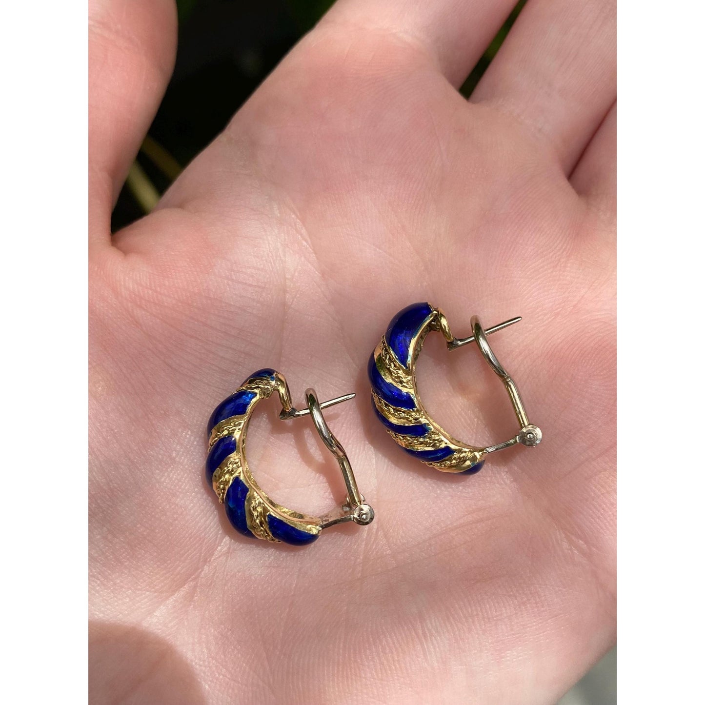 Vintage Solid 18k Yellow Gold Blue Enamel Twist Drop Earrings