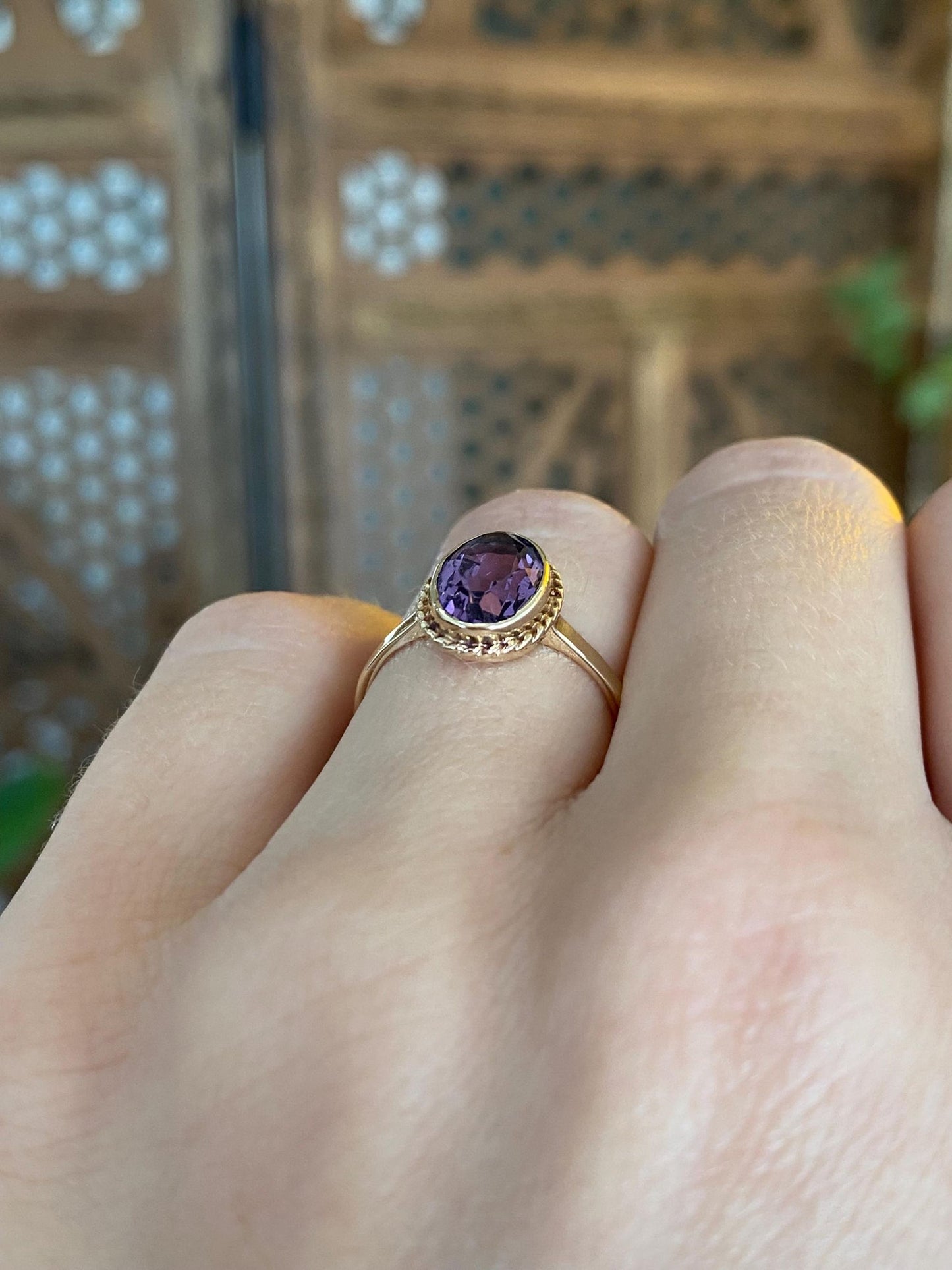 Vintage Solid 9k Yellow Gold Amethyst Ring - Size 5