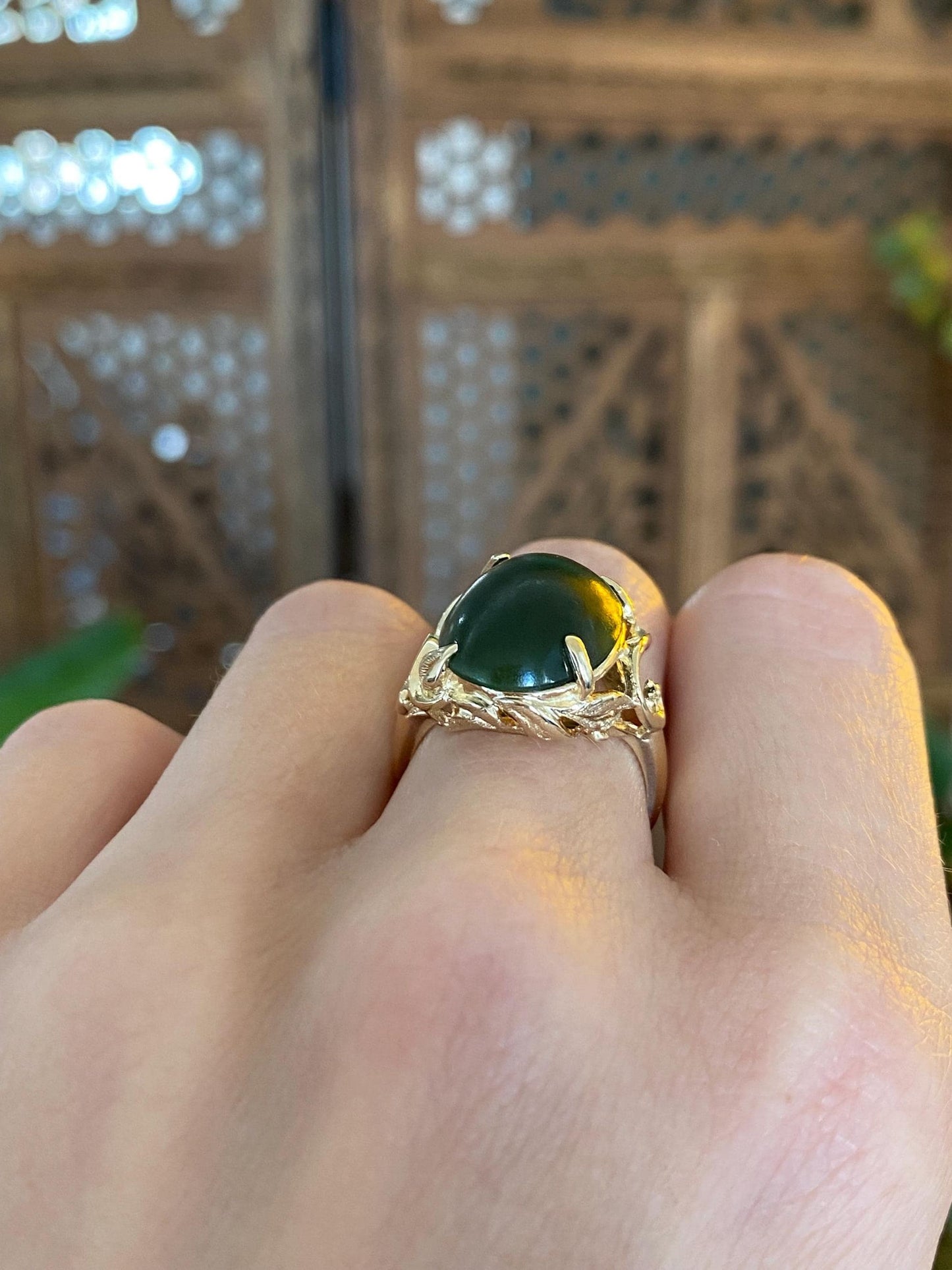 Vintage Solid 14k Yellow Gold Nephrite Leaves Ring - Size 5.5