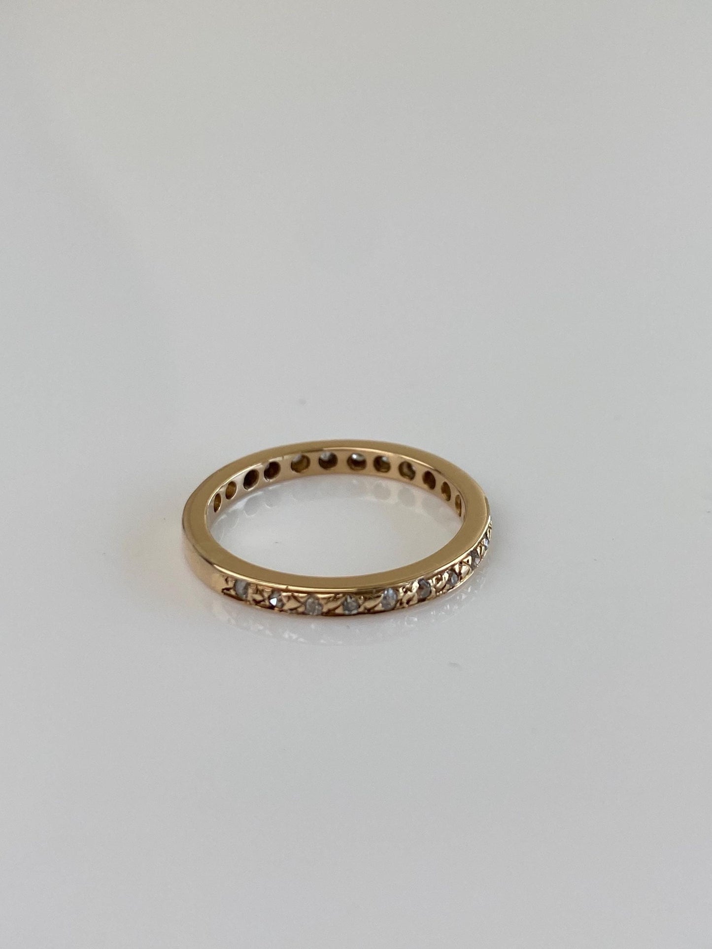 Vintage Solid 14k Yellow Gold Diamond Ring Band - Size 5