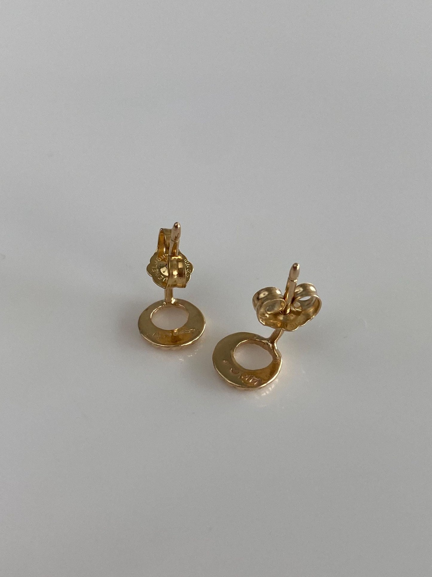 Vintage 14k Yellow Gold Twisted Circle Stud Earrings