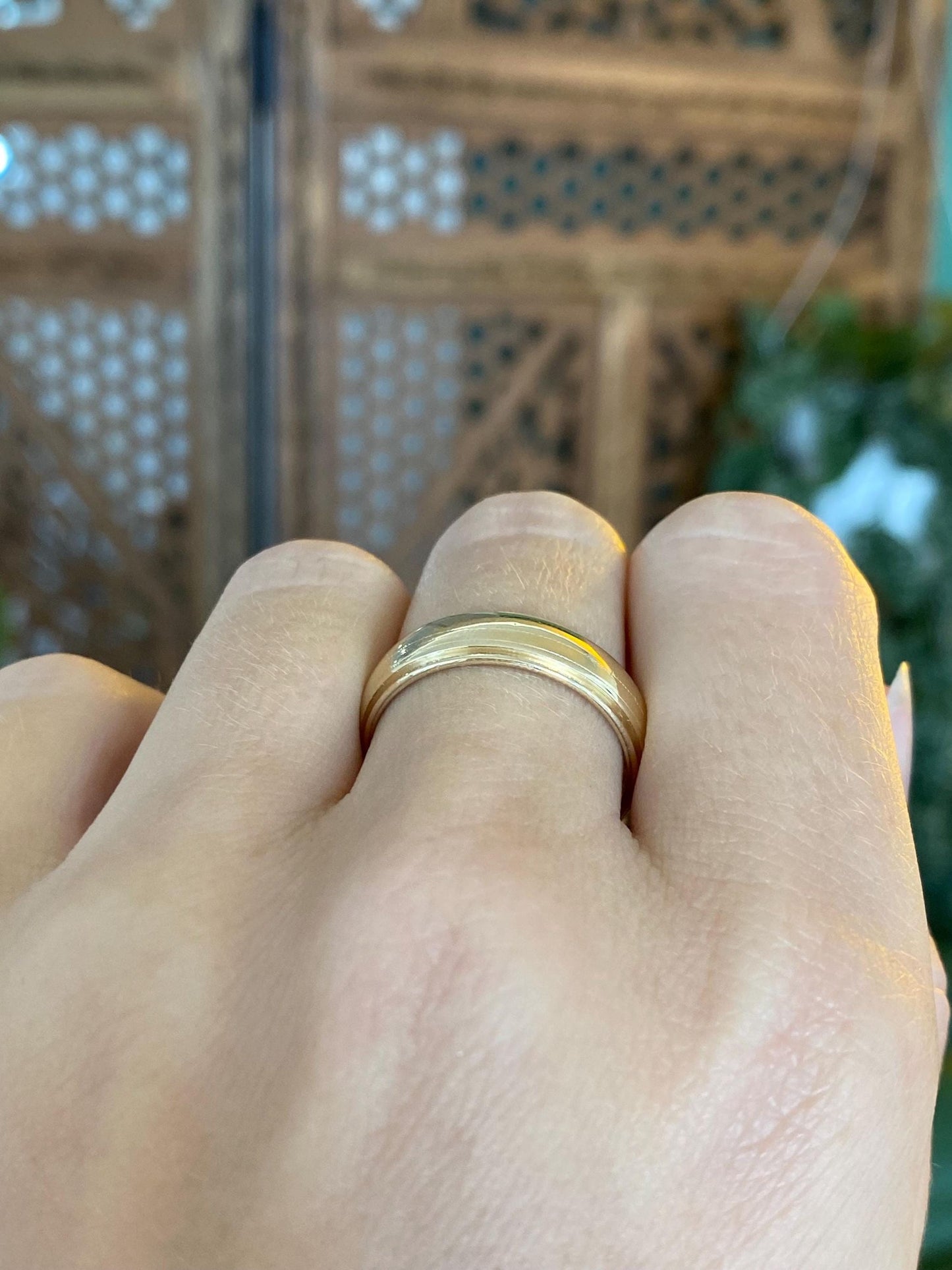 Tiffany & Co. Solid 14k Yellow Gold Lined Border Ring Band - Size 8.75