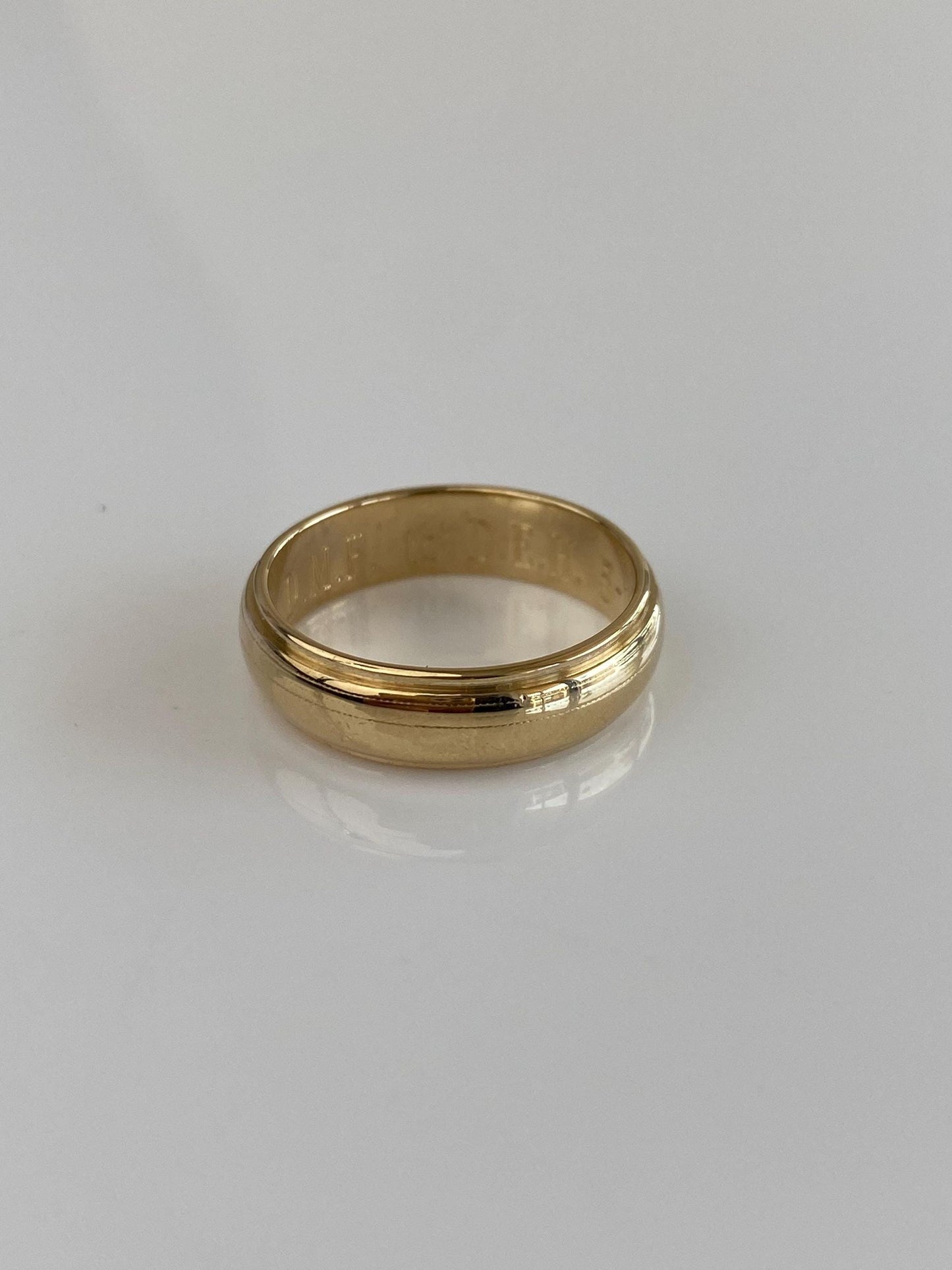 Tiffany & Co. Solid 14k Yellow Gold Lined Border Ring Band - Size 8.75