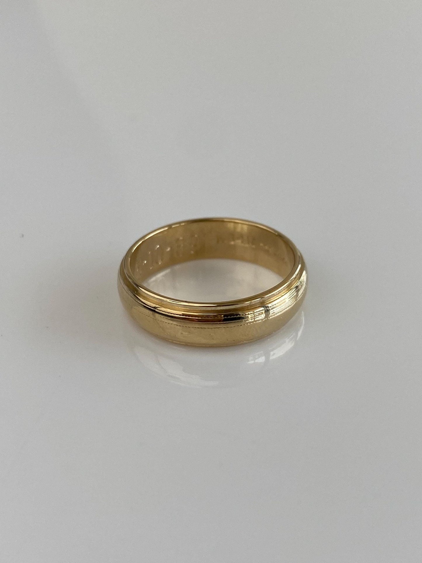 Tiffany & Co. Solid 14k Yellow Gold Lined Border Ring Band - Size 8.75