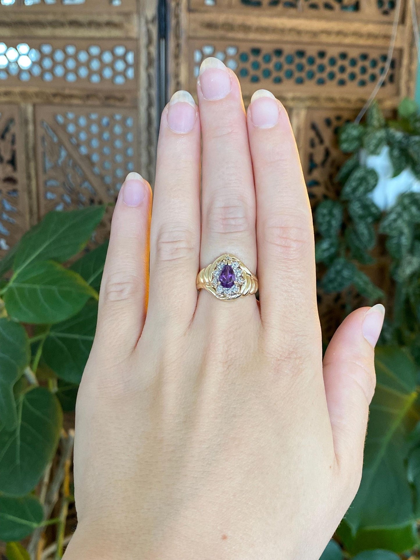 Vintage Solid 14k Yellow Gold Amethyst Teardrop Scalloped Granuales Ring - Size 6.25