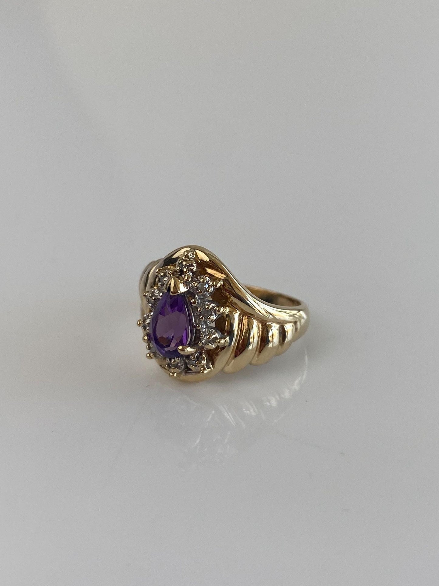 Vintage Solid 14k Yellow Gold Amethyst Teardrop Scalloped Granuales Ring - Size 6.25