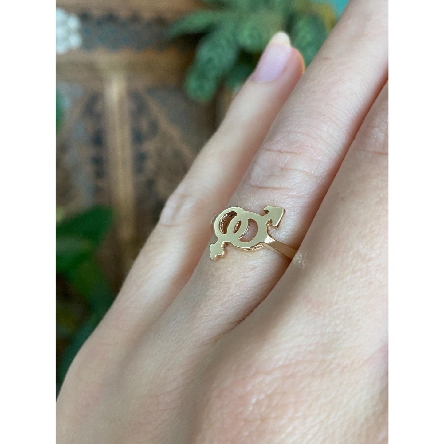 Vintage Solid 10k Yellow Gold Female Male Symbol Ring - Size 4.5