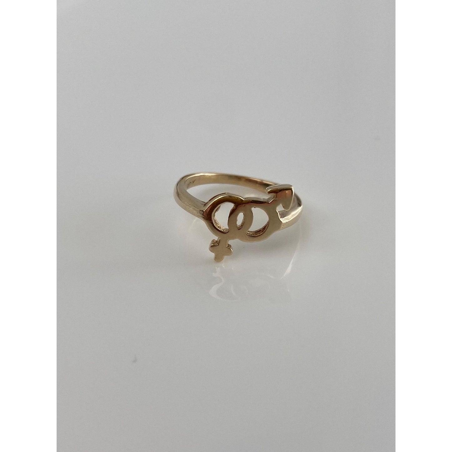 Vintage Solid 10k Yellow Gold Female Male Symbol Ring - Size 4.5