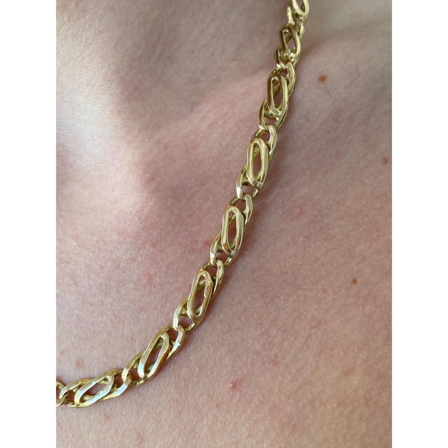 Vintage Solid 14k Yellow Gold Oval Twist Link Necklace - 19 inches