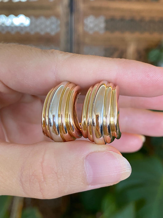 Vintage 12k Tri Tone Gold Fluted Drop Earrings
