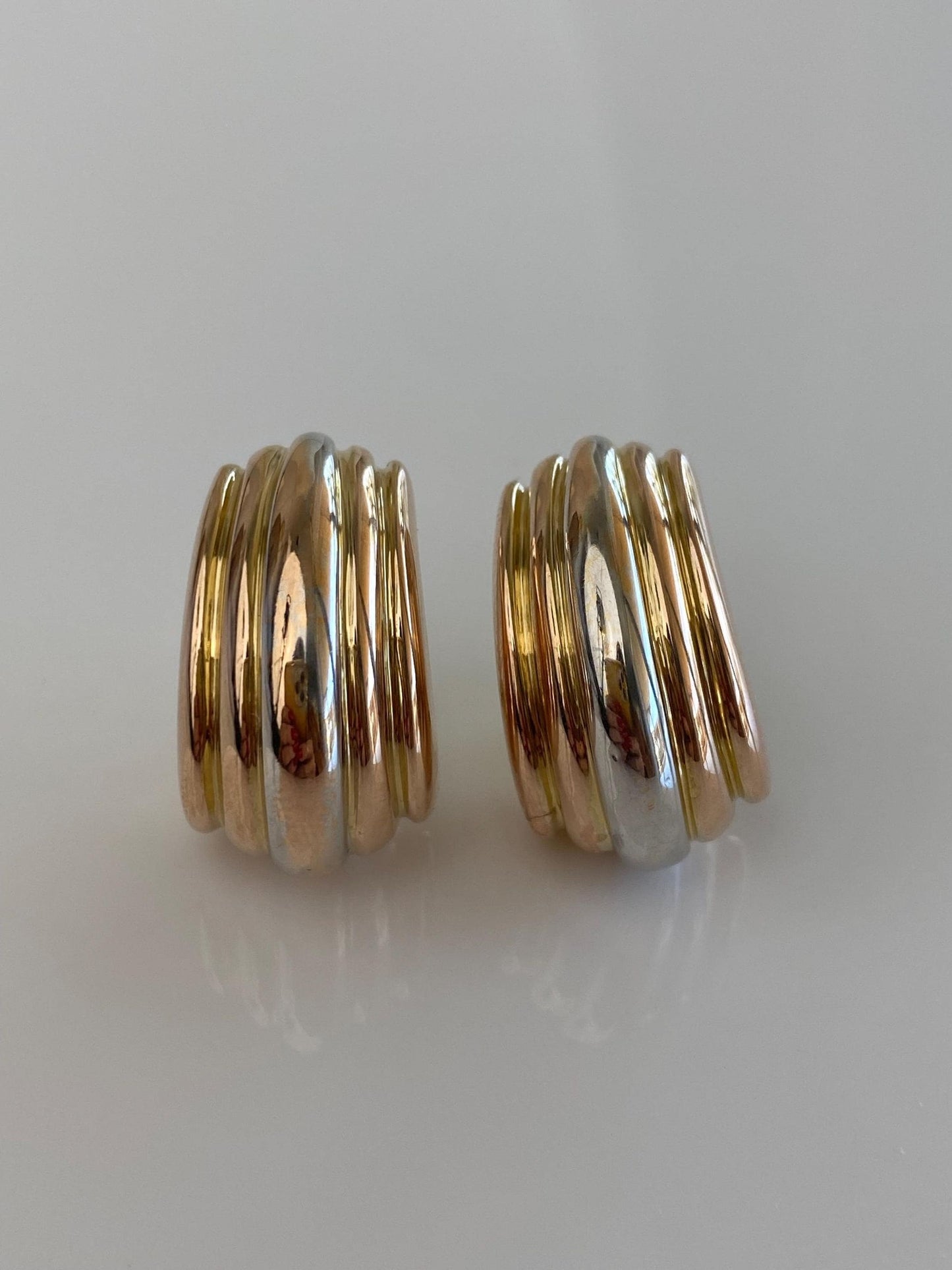 Vintage 12k Tri Tone Gold Fluted Drop Earrings