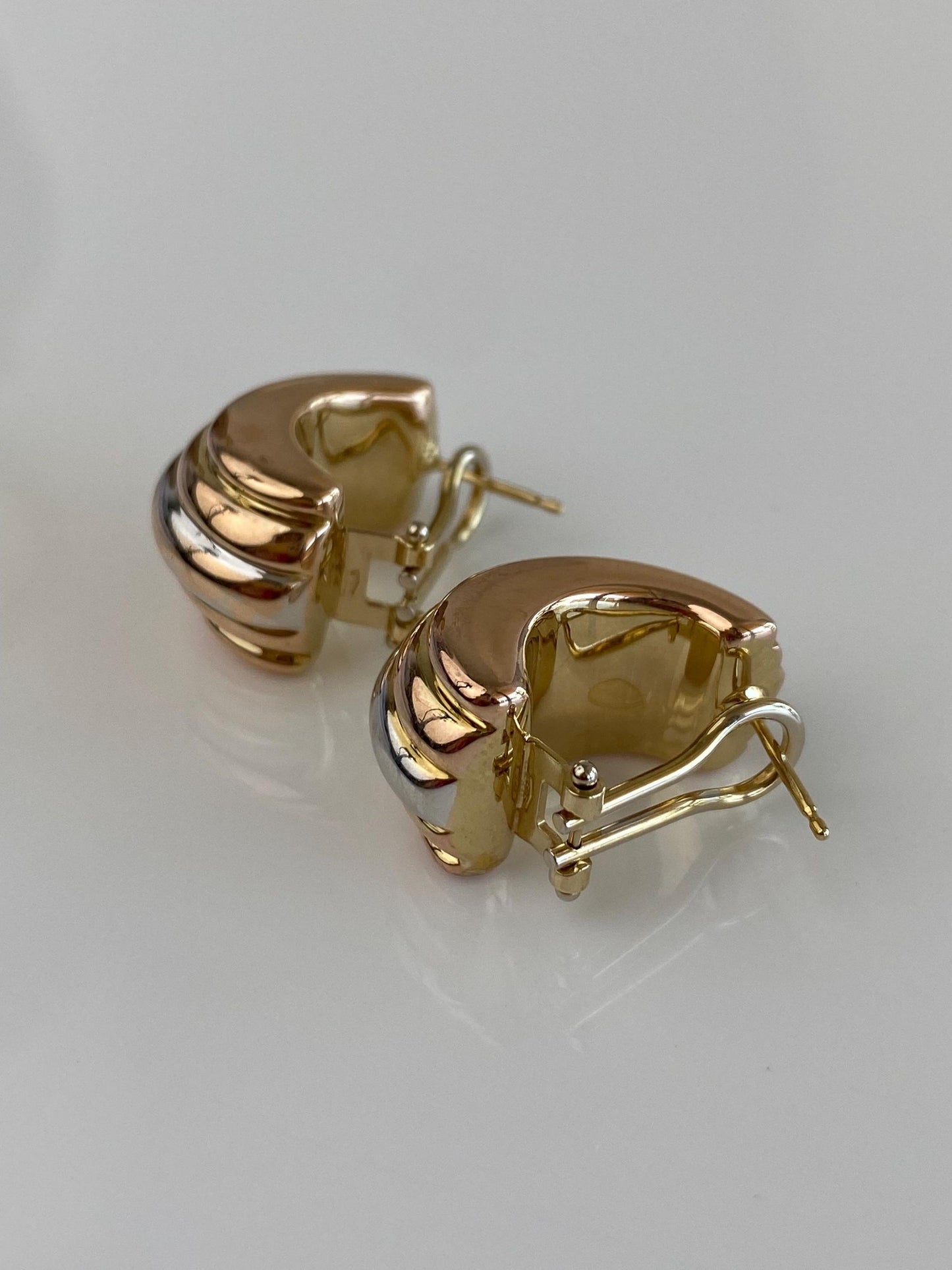 Vintage 12k Tri Tone Gold Fluted Drop Earrings