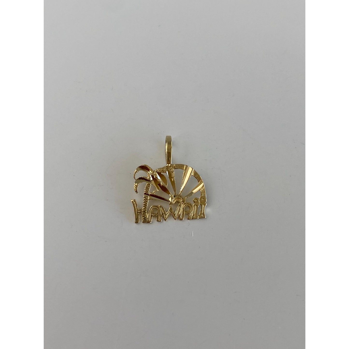 Vintage Solid 14k Yellow Gold Sun Hawaii Charm