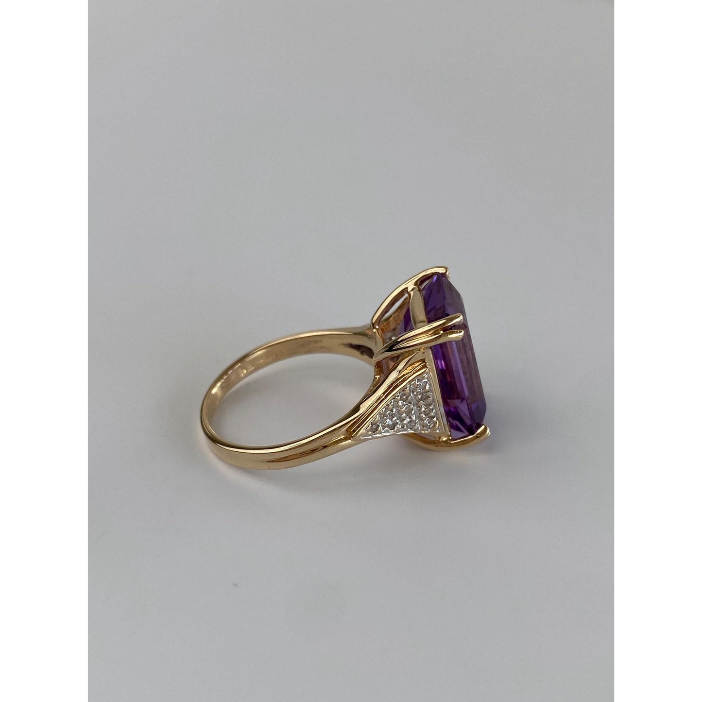 Vintage Solid 14k Yellow Gold Amethyst Diamond Ring - Size 5.5