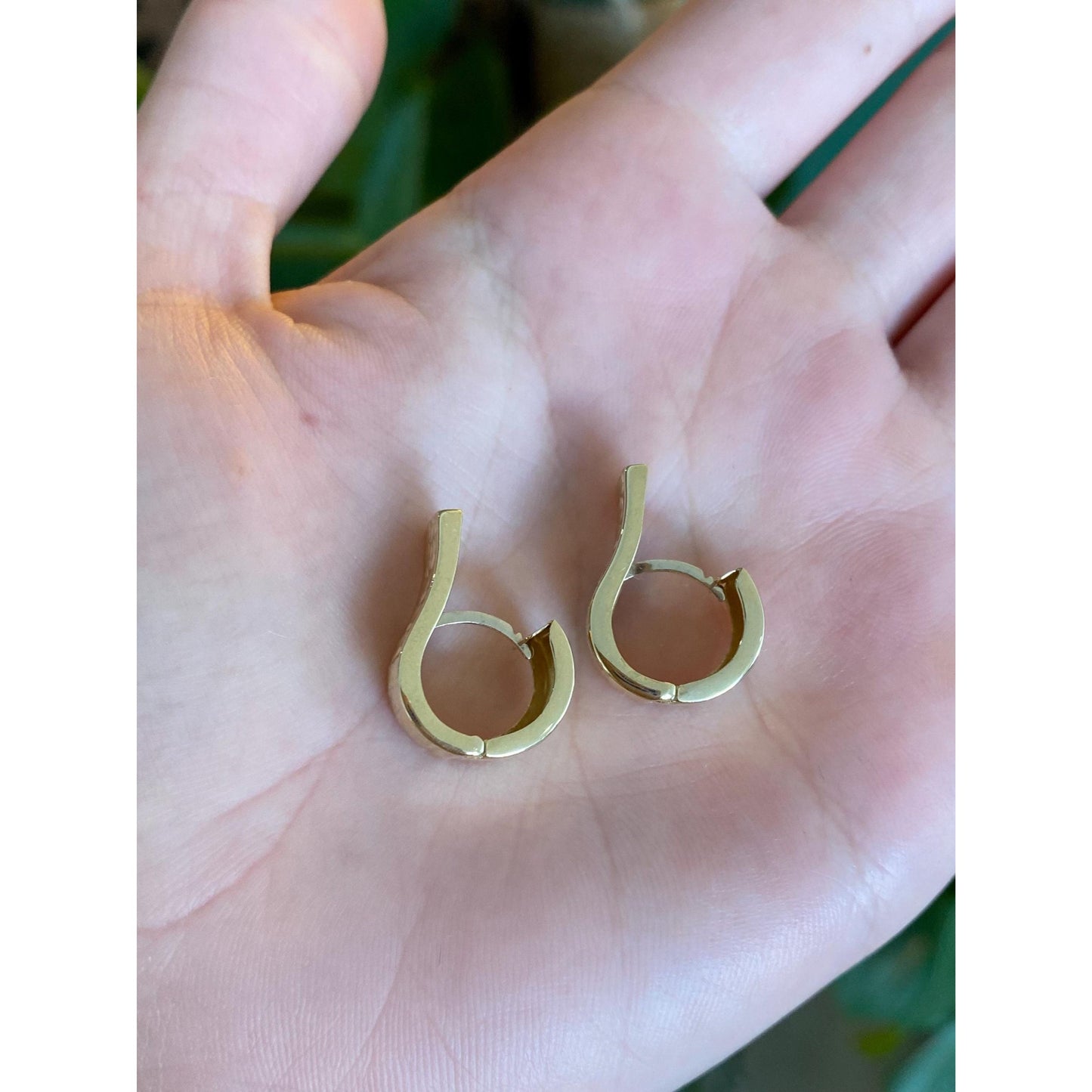 Vintage 14k Yellow Gold Diamond Cut Drop Earrings
