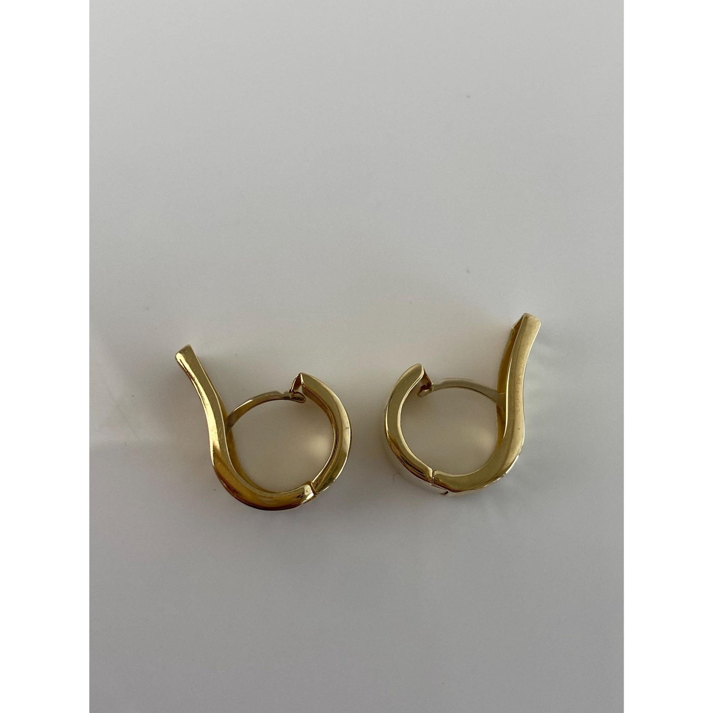 Vintage 14k Yellow Gold Diamond Cut Drop Earrings