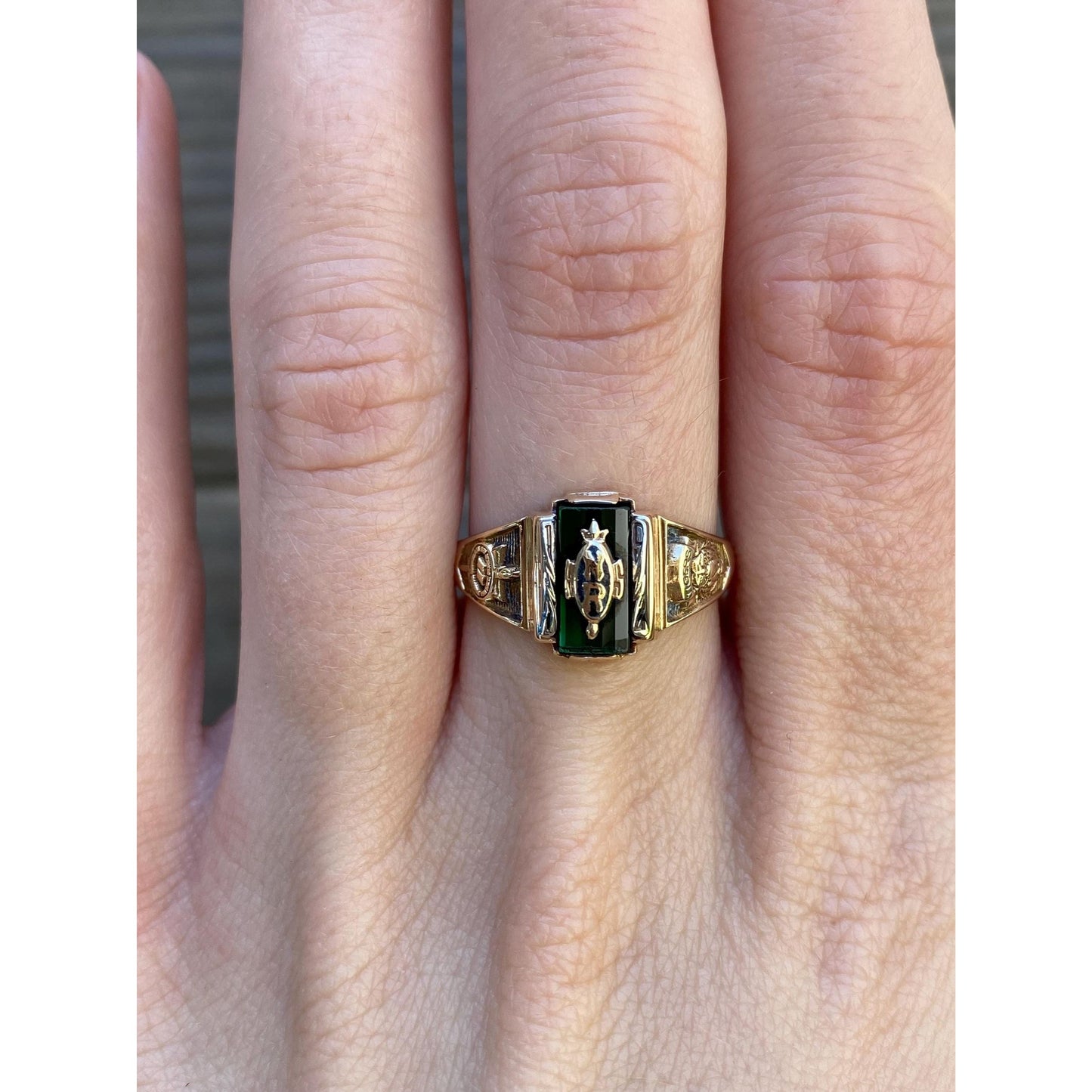 Vintage Solid 10k Yellow Gold Green Spinel NR Tigers Class Ring - Size 7