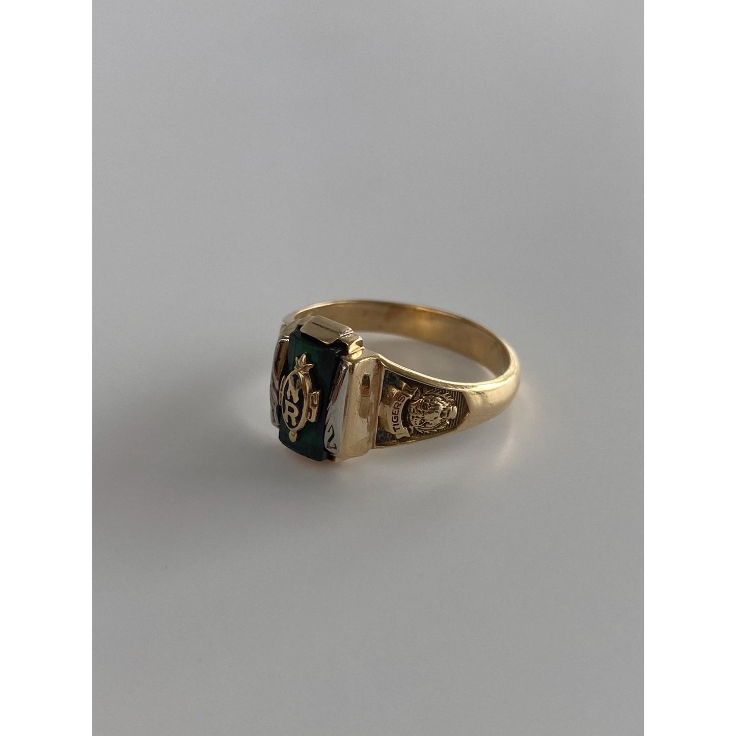 Vintage Solid 10k Yellow Gold Green Spinel NR Tigers Class Ring - Size 7