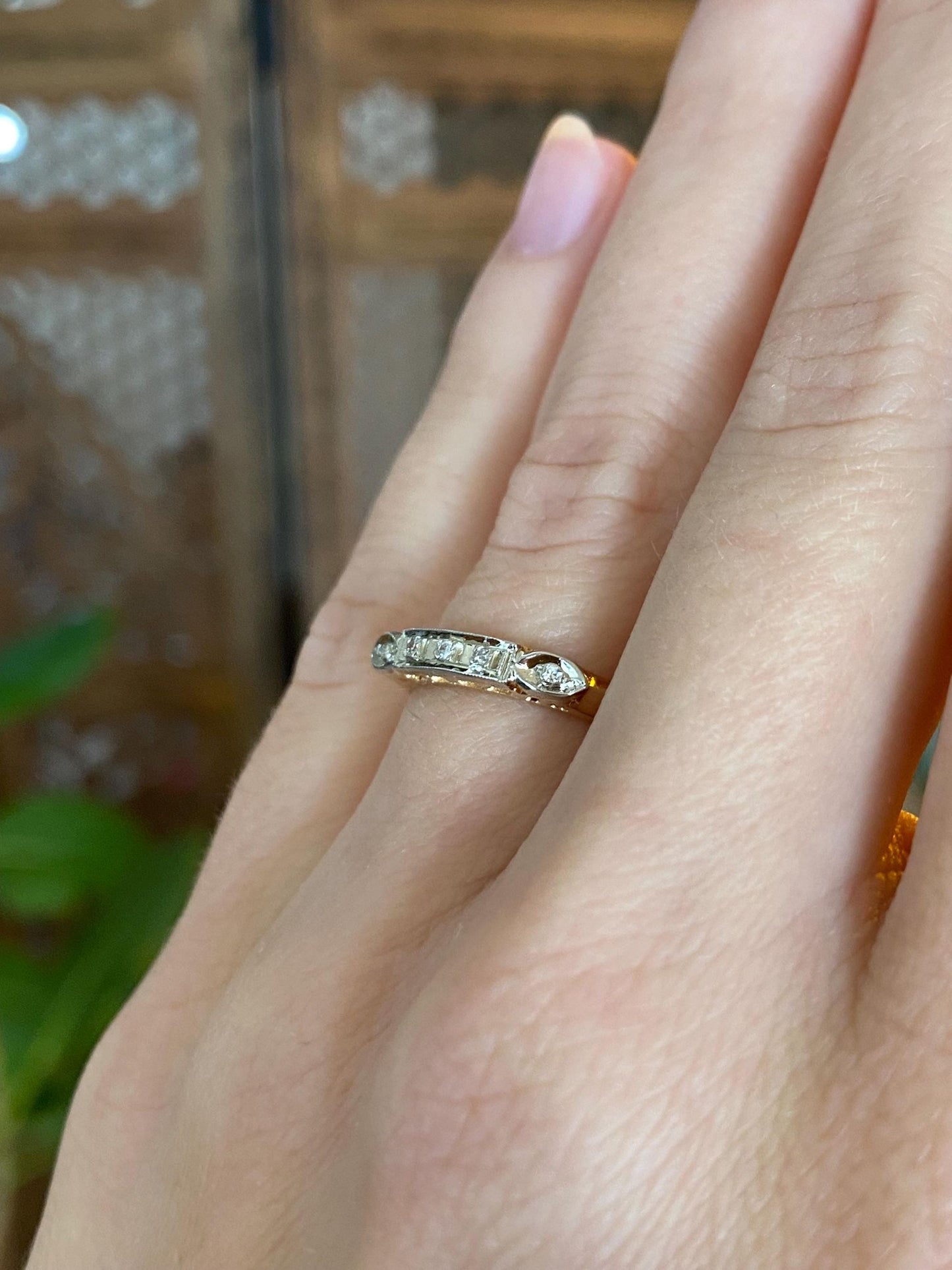 Vintage Solid 14k White & Yellow Gold Diamond Ring Band - Size 5.75